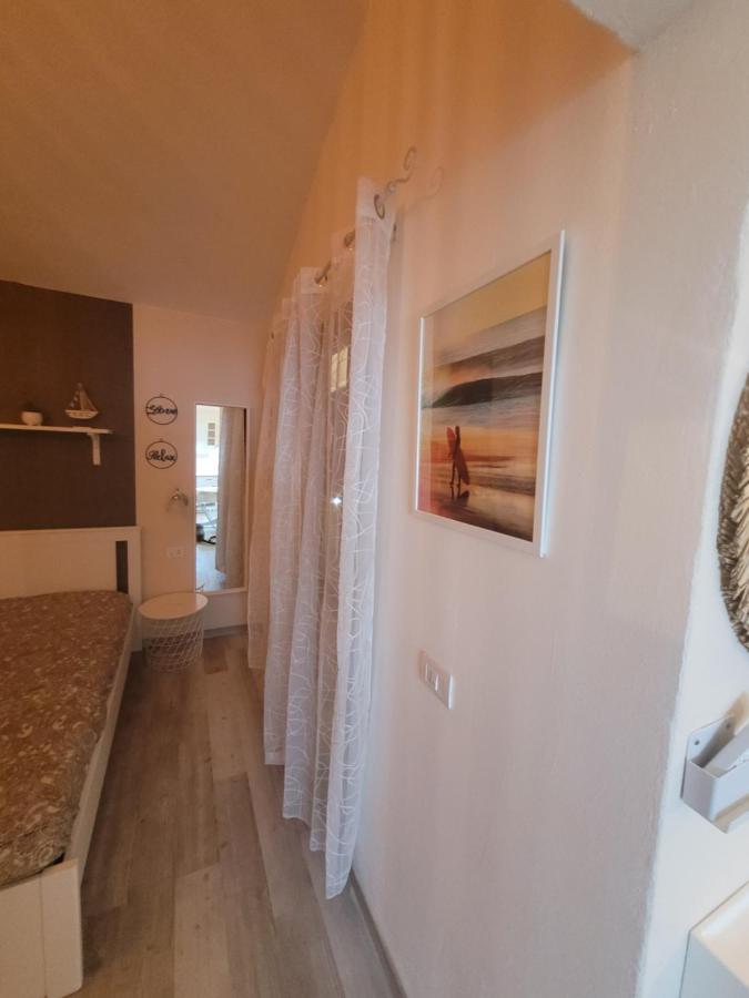 Ferienwohnung Surf House Mirice Vignola Mare Exterior foto