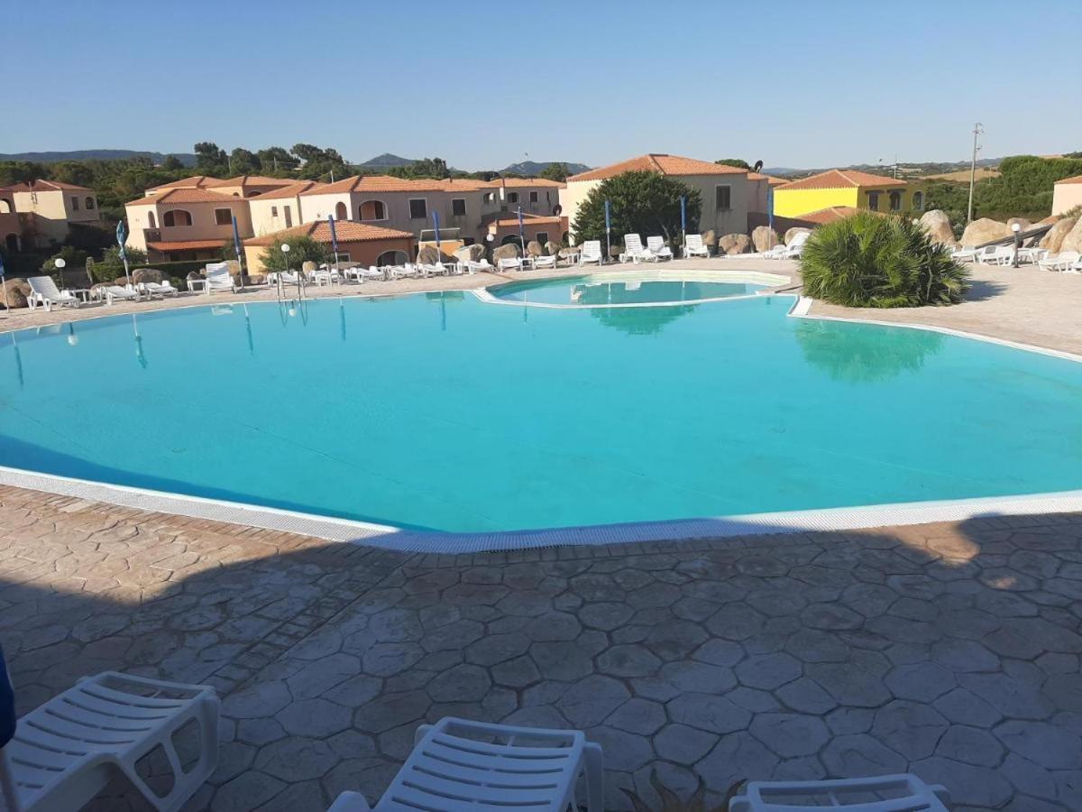 Ferienwohnung Surf House Mirice Vignola Mare Exterior foto