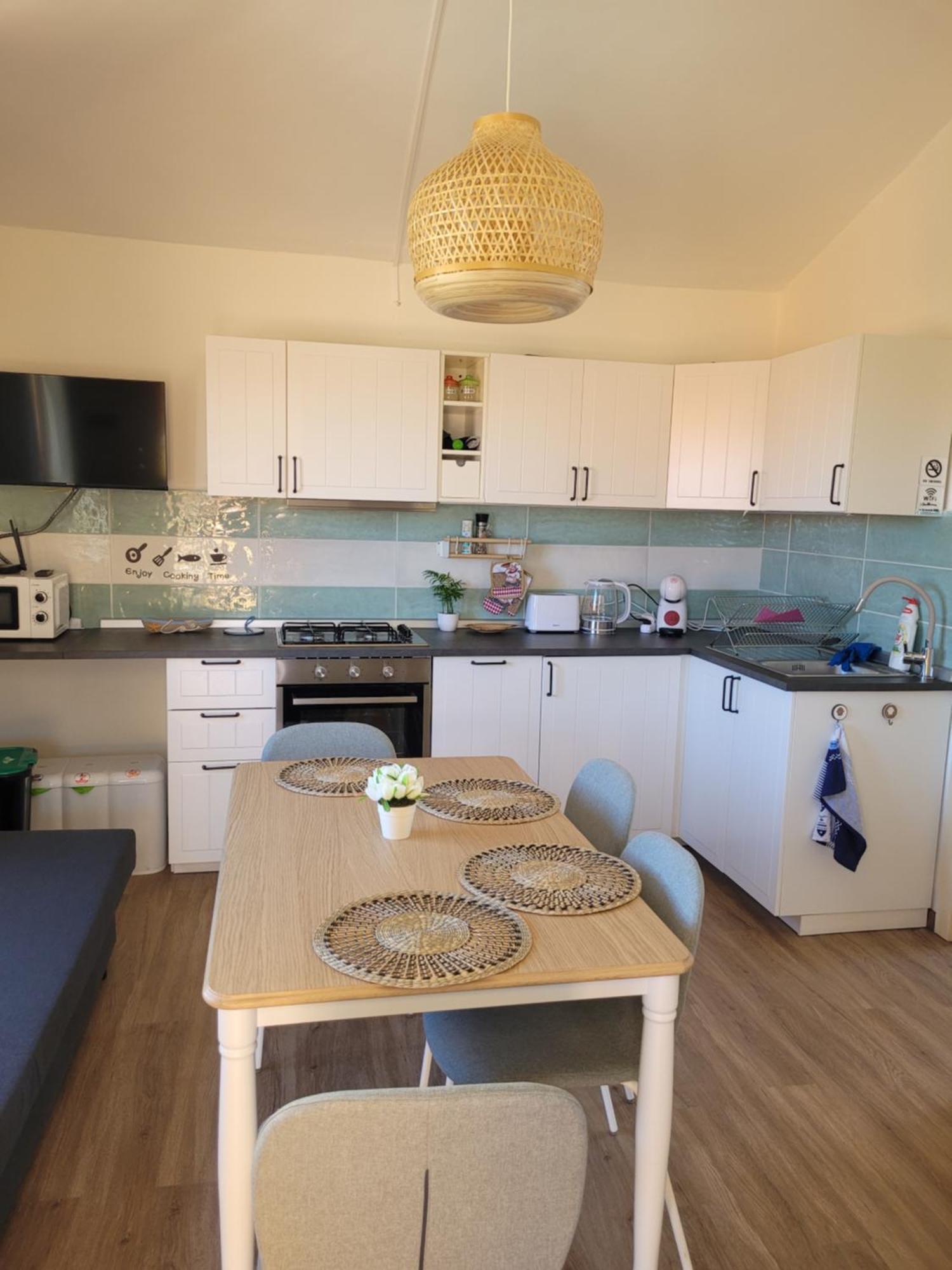 Ferienwohnung Surf House Mirice Vignola Mare Exterior foto