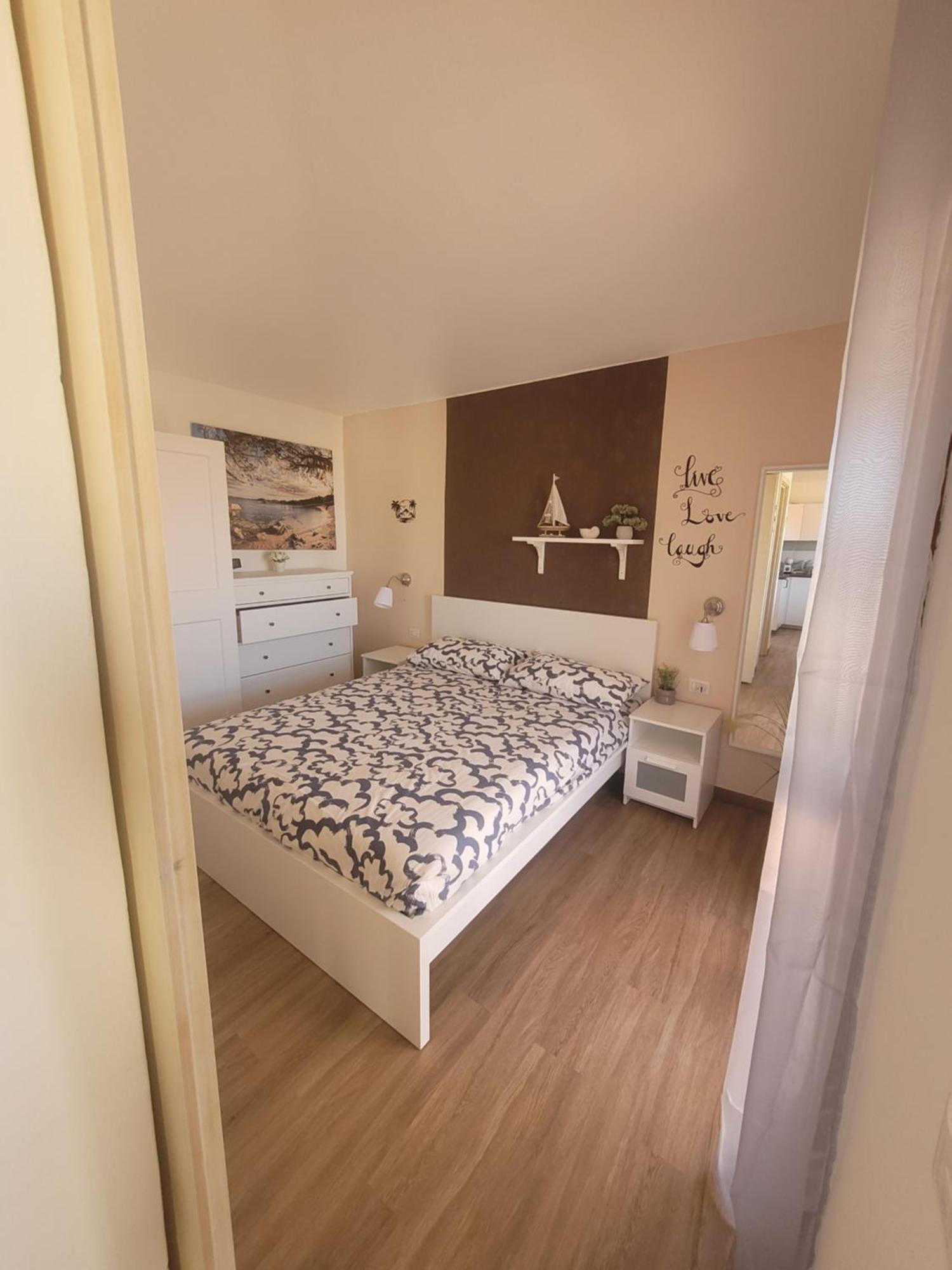 Ferienwohnung Surf House Mirice Vignola Mare Exterior foto