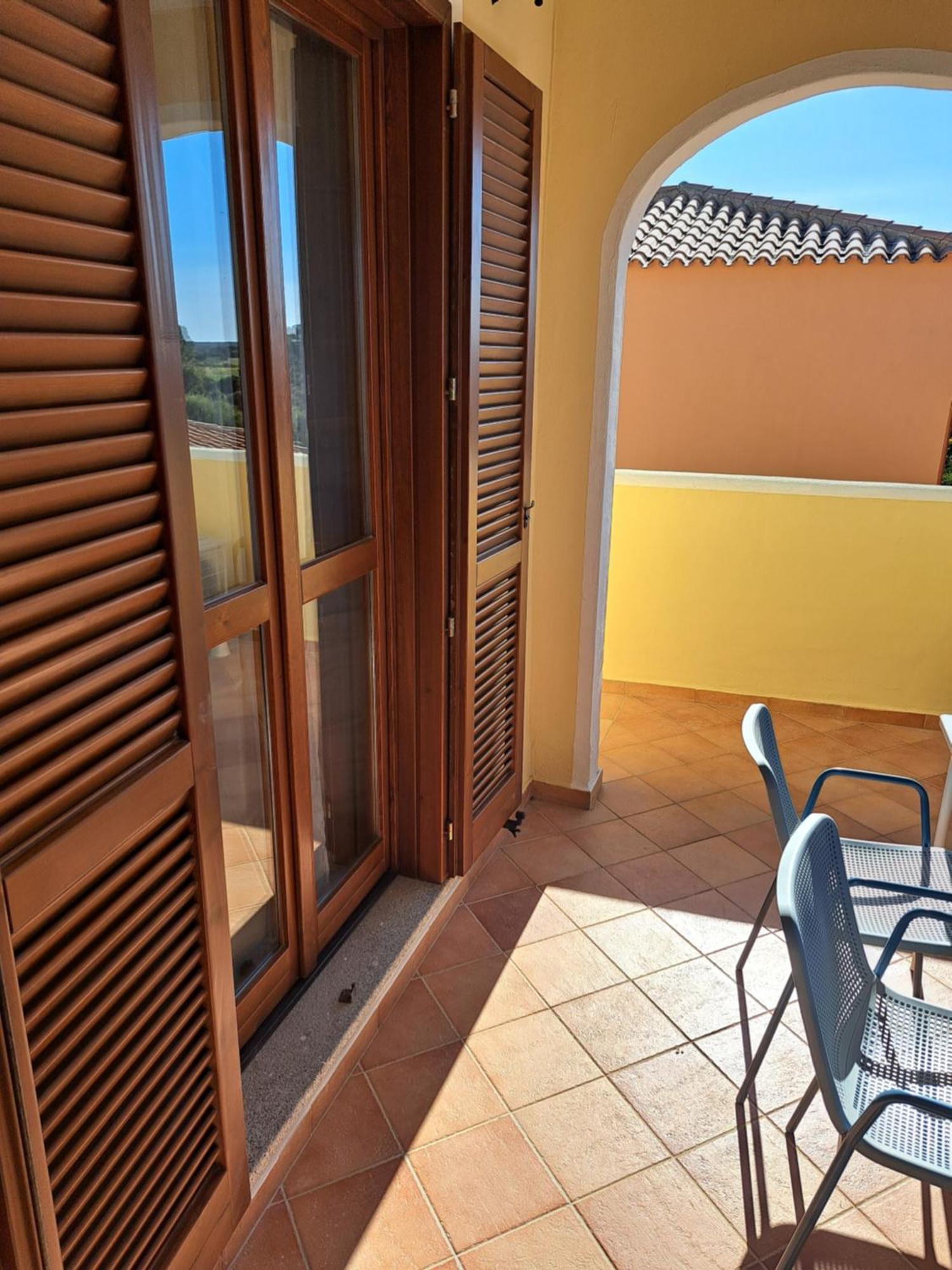 Ferienwohnung Surf House Mirice Vignola Mare Exterior foto